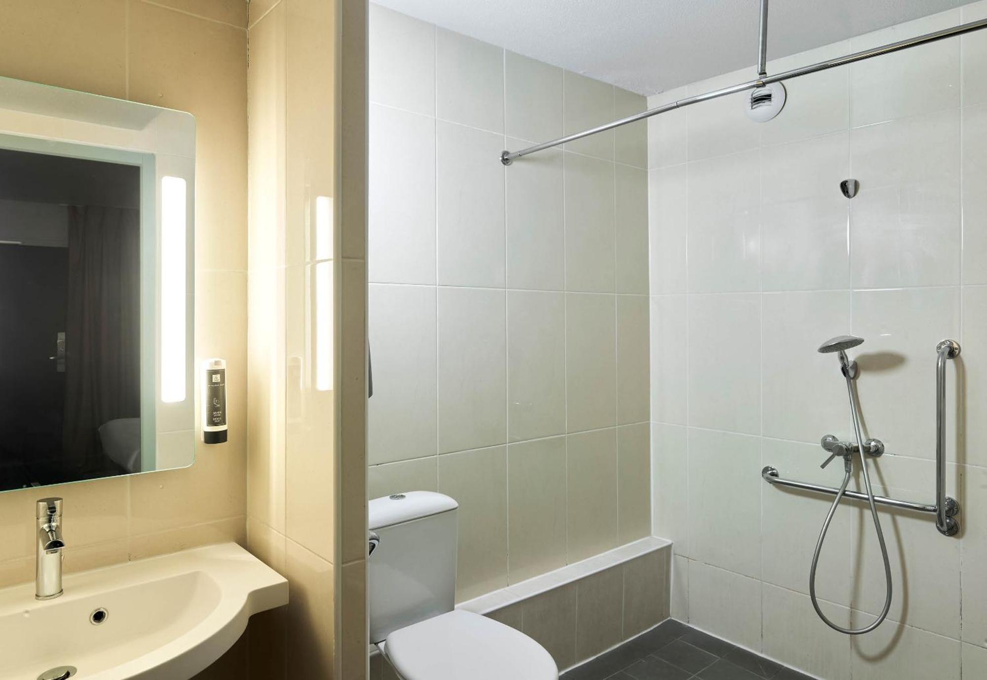B&B Hotel Bretigny-Sur-Orge Bagian luar foto
