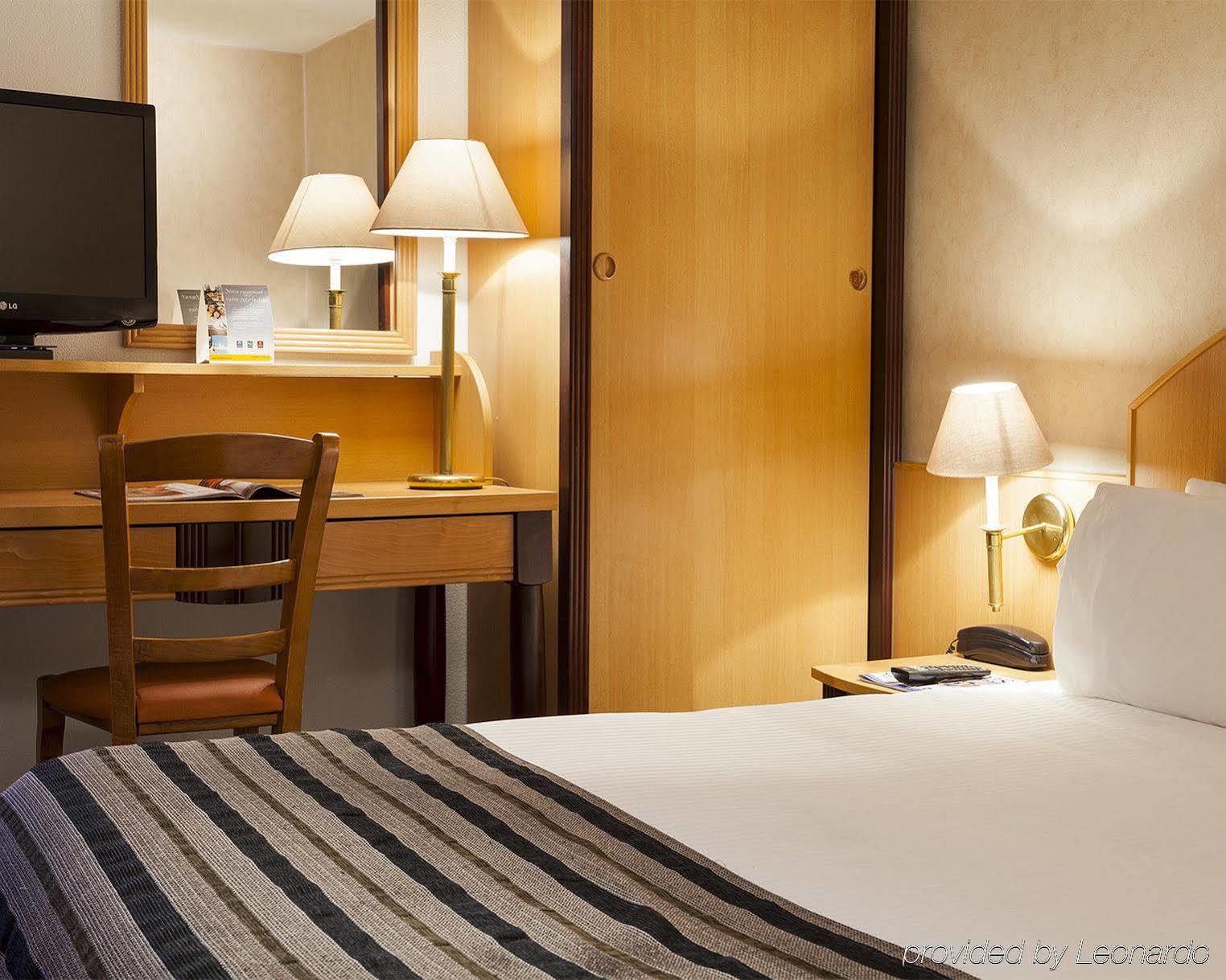 B&B Hotel Bretigny-Sur-Orge Bagian luar foto