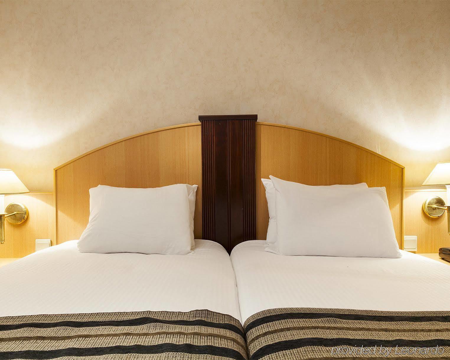 B&B Hotel Bretigny-Sur-Orge Bagian luar foto