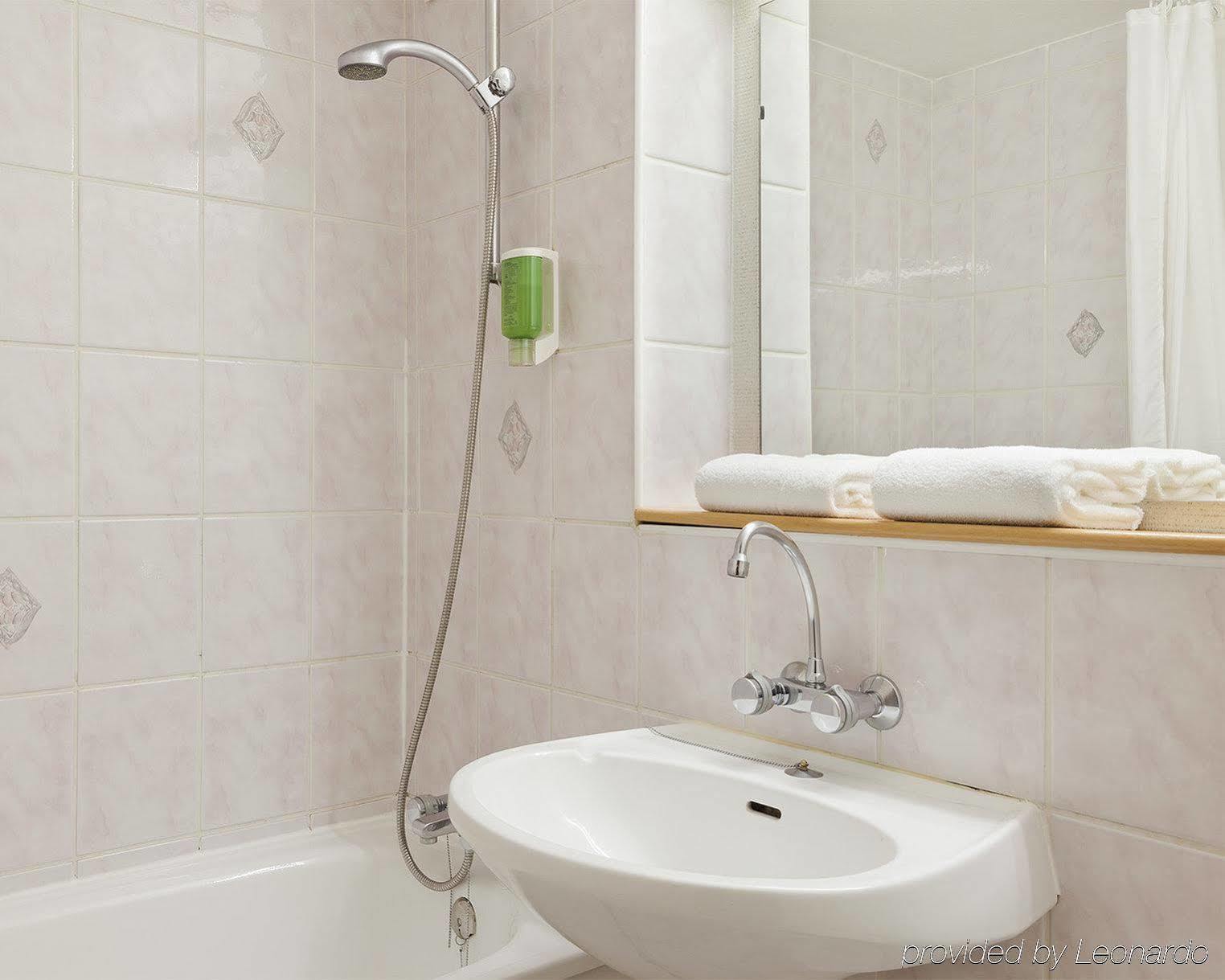 B&B Hotel Bretigny-Sur-Orge Bagian luar foto